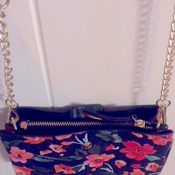 Nanette Lenore Floral Wristlet - Picture 3 of 4